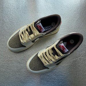 Nike Barb Low Top Unisex White And Brown Sneakers